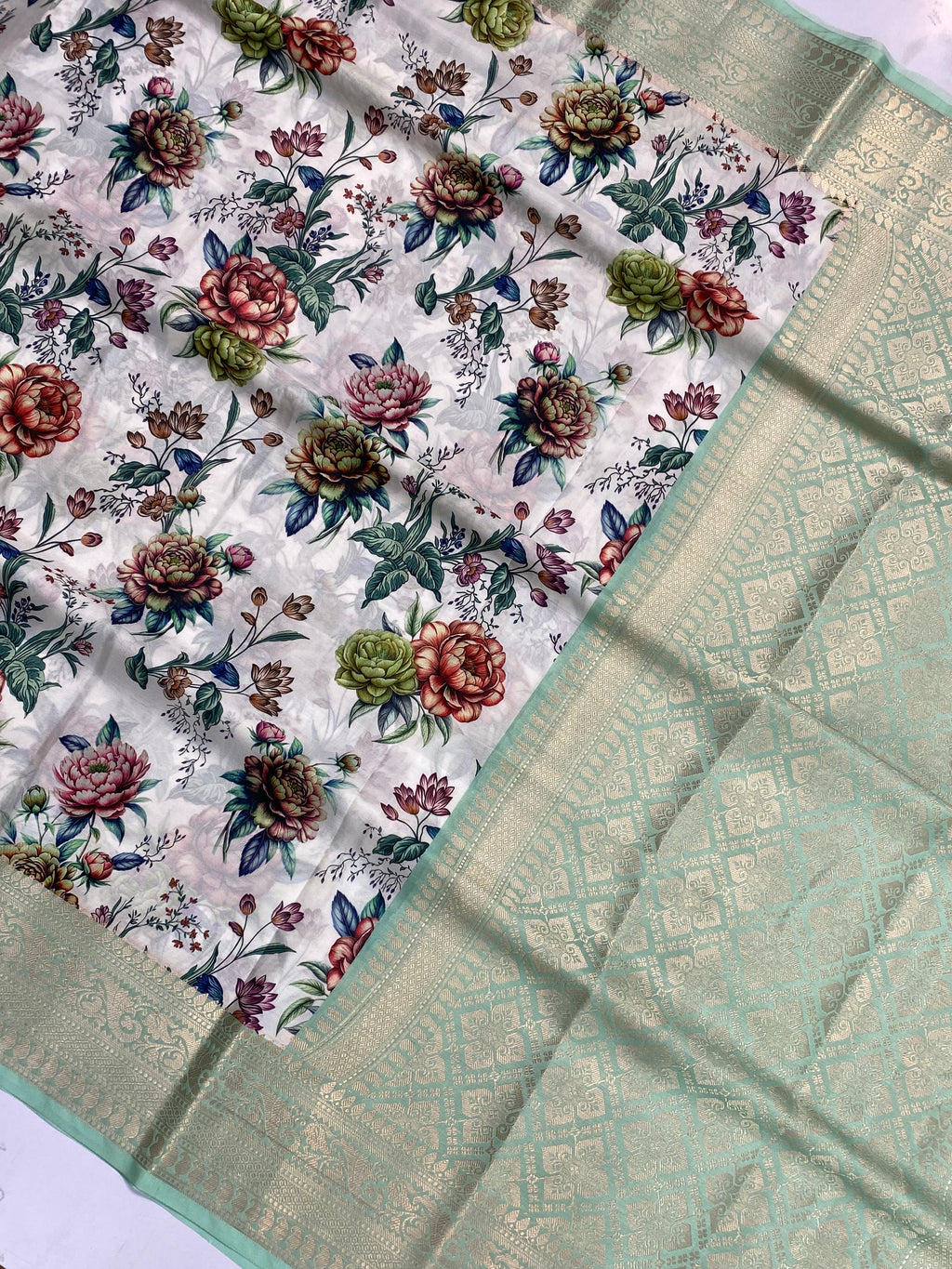Off-White Floral Georgette Saree with Digital Print