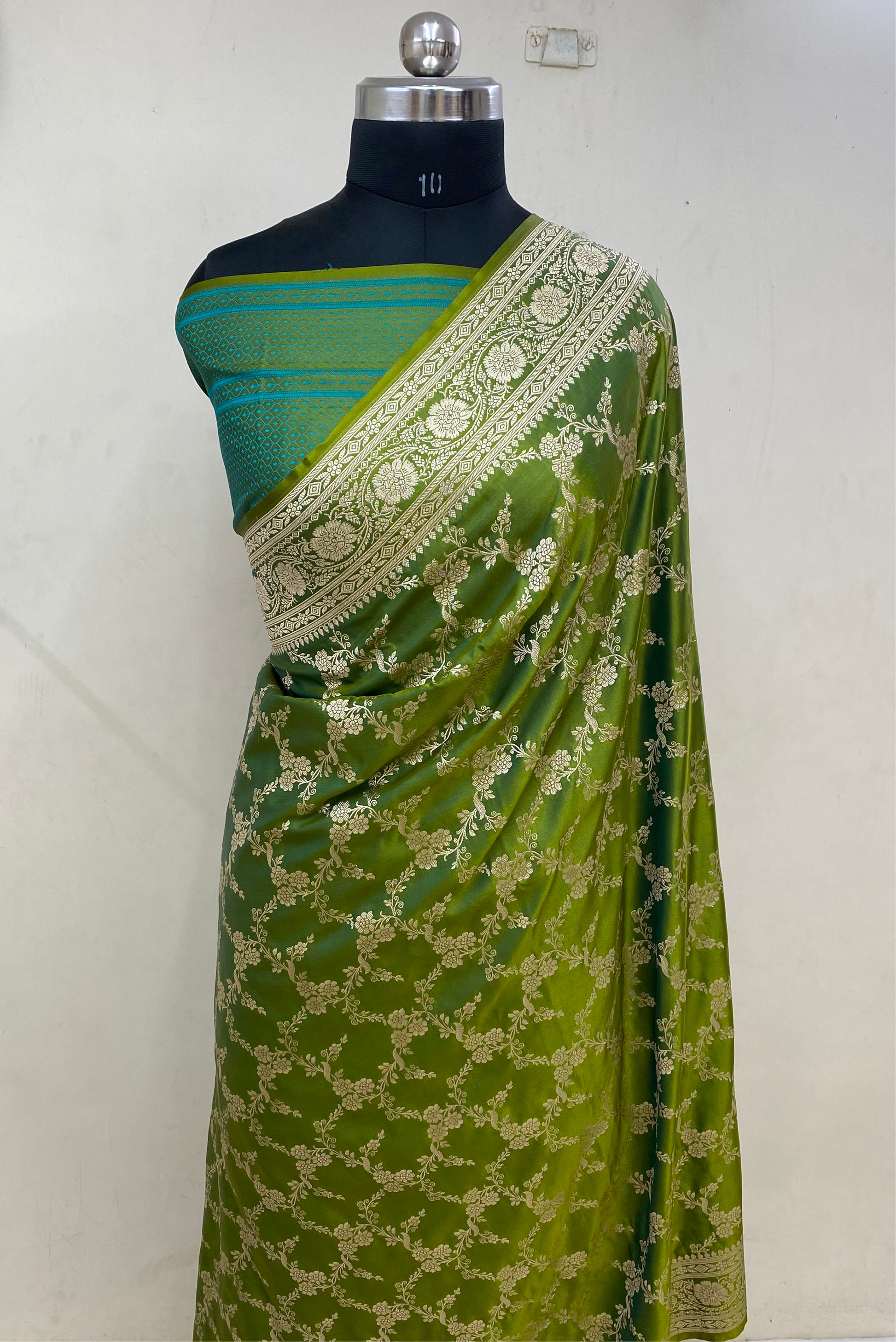 Dhoop Chaw Mashru Silk Banarasi Saree