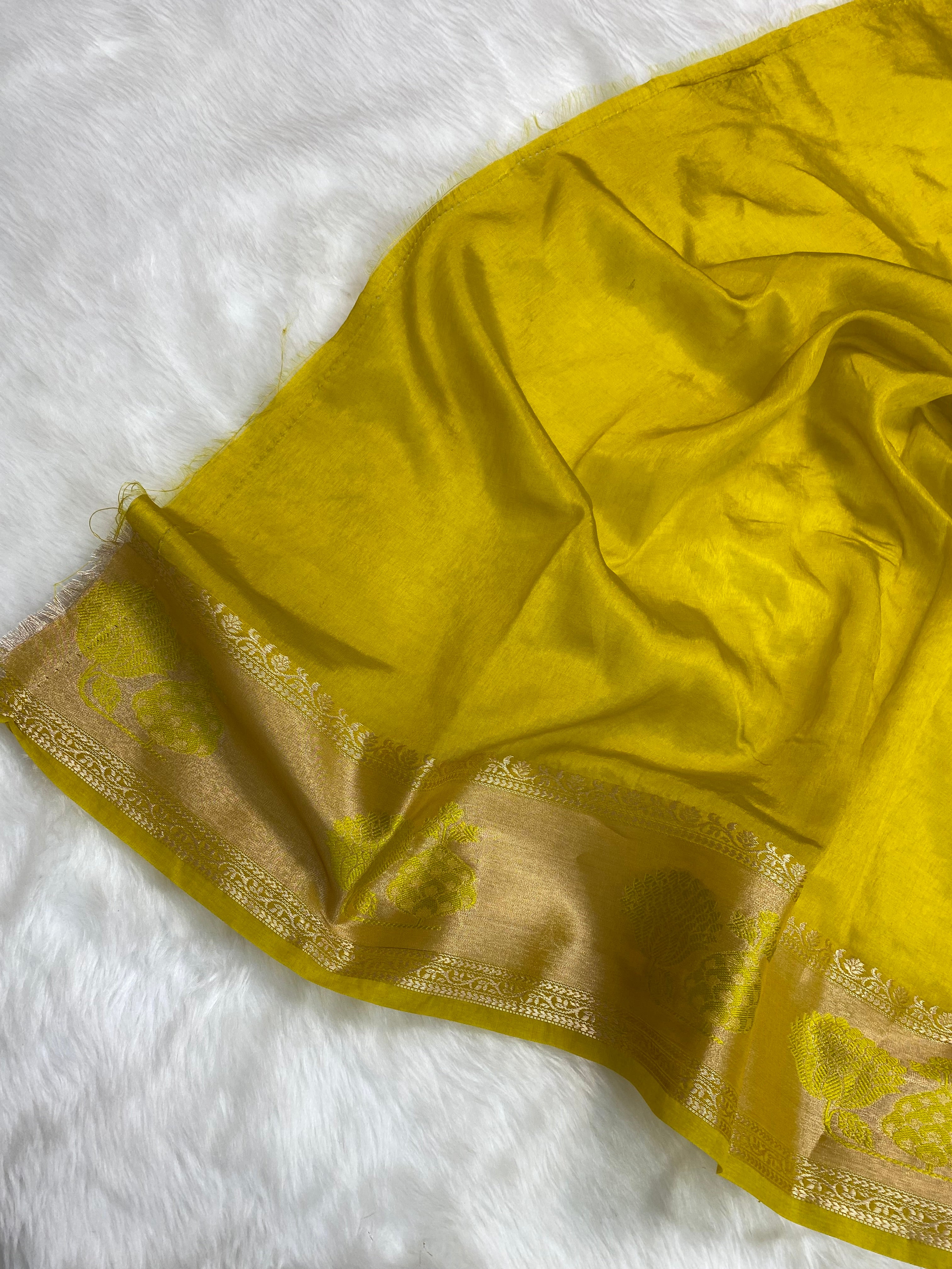 Dhani Raw Mango Banarasi Saree
