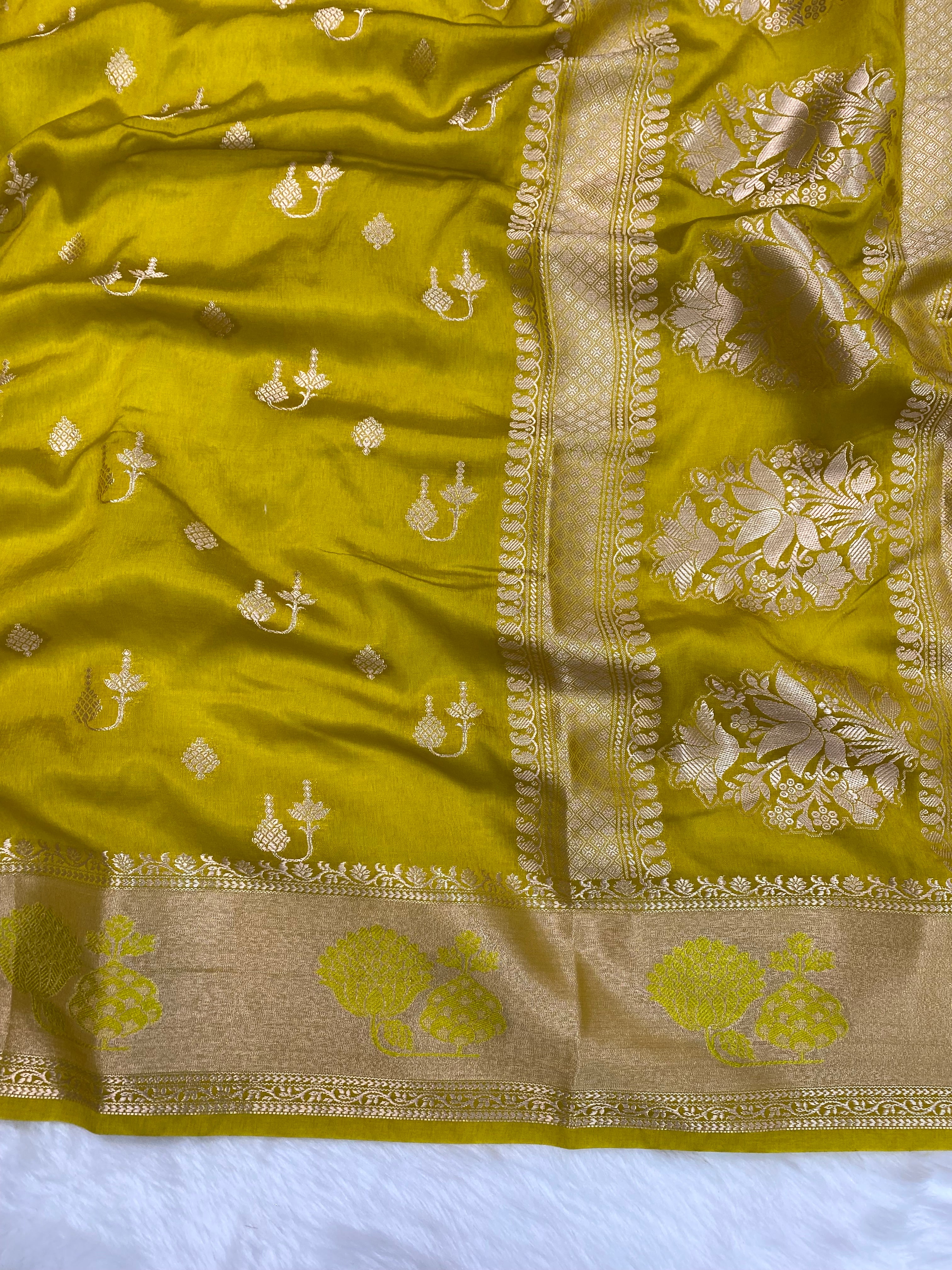Dhani Raw Mango Banarasi Saree