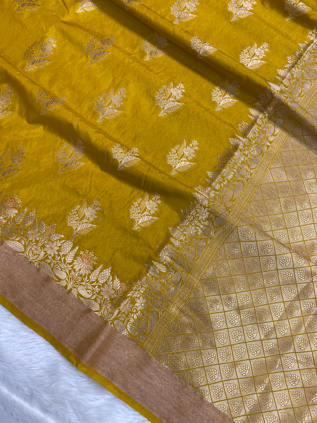 Gold Malmal Cotton Banarasi Saree
