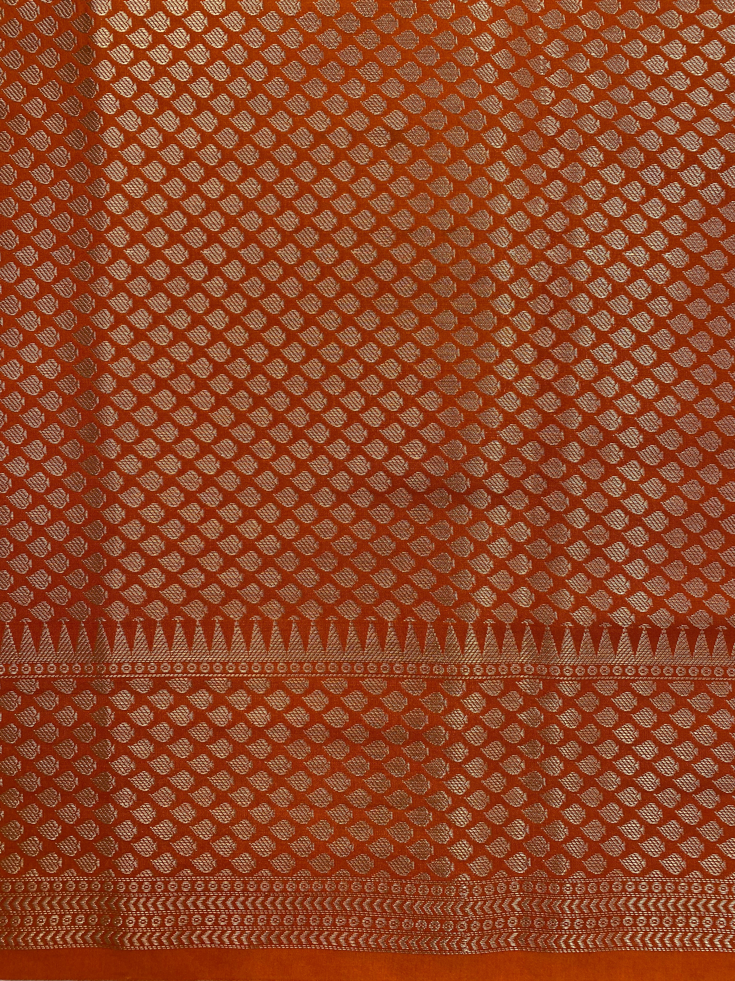 Rani monga Silk Banarasi Saree