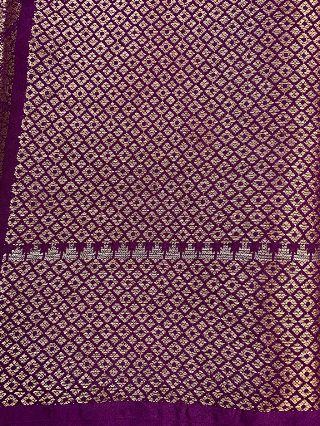 Margenta Tilfi Buta Banarasi Saree