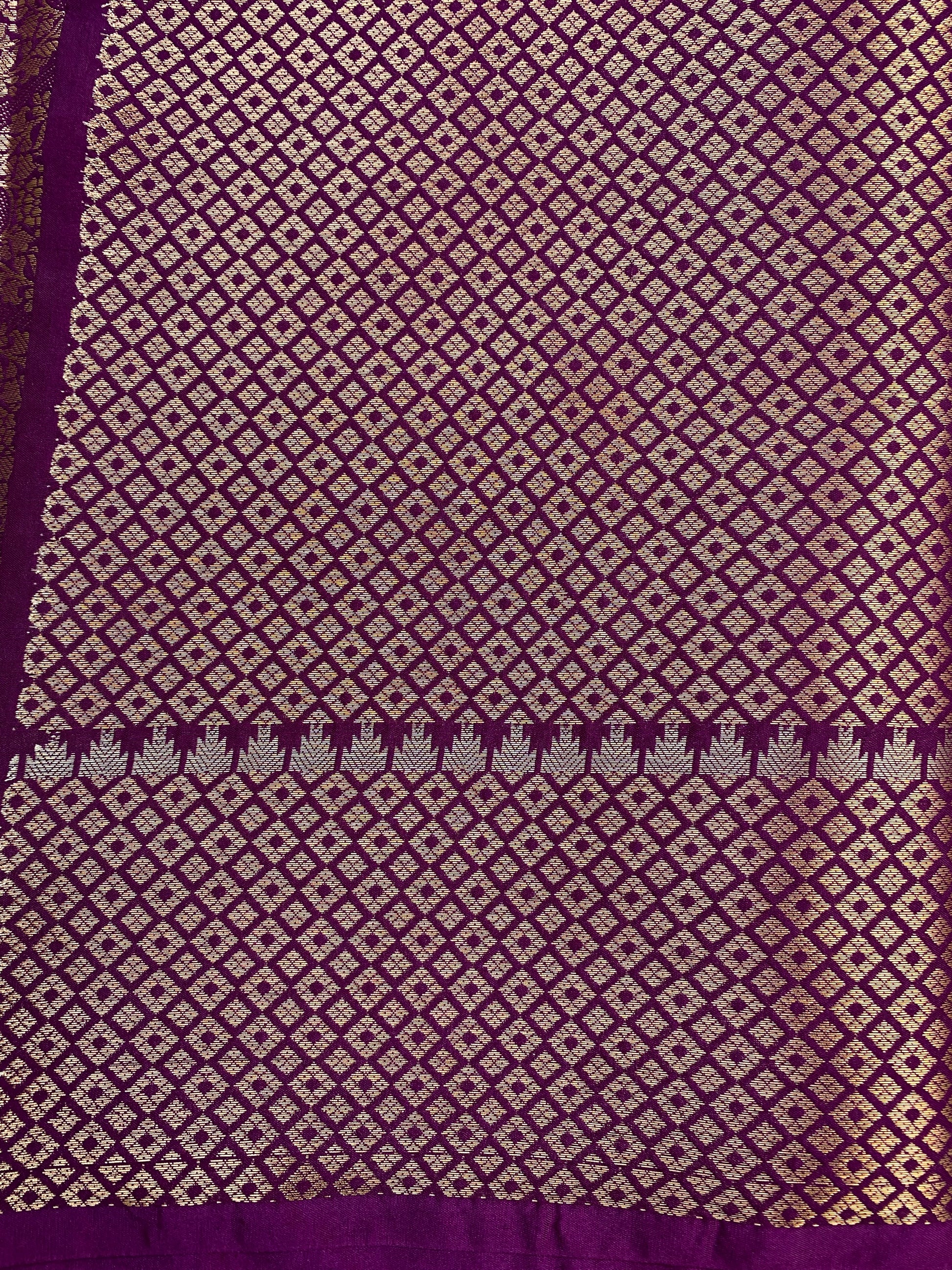 Margenta Tilfi Buta Banarasi Saree