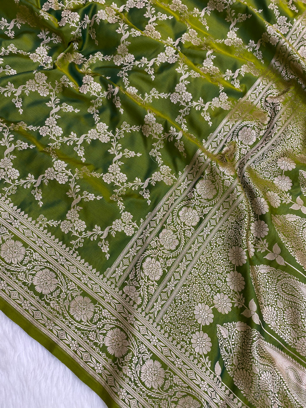 Dhoop Chaw Mashru Silk Banarasi Saree
