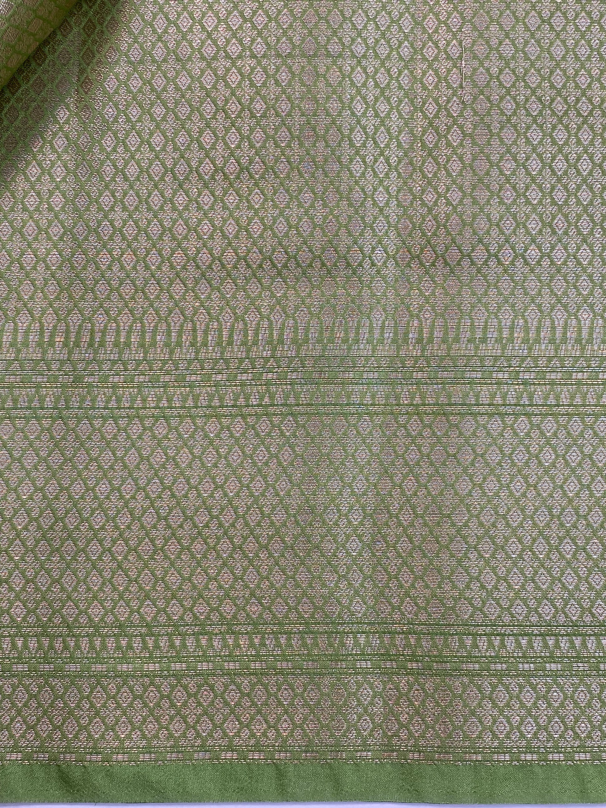 Green Munga Silk Saree with Sky Blue Contrast Border - Soft & Comfirtable Drape