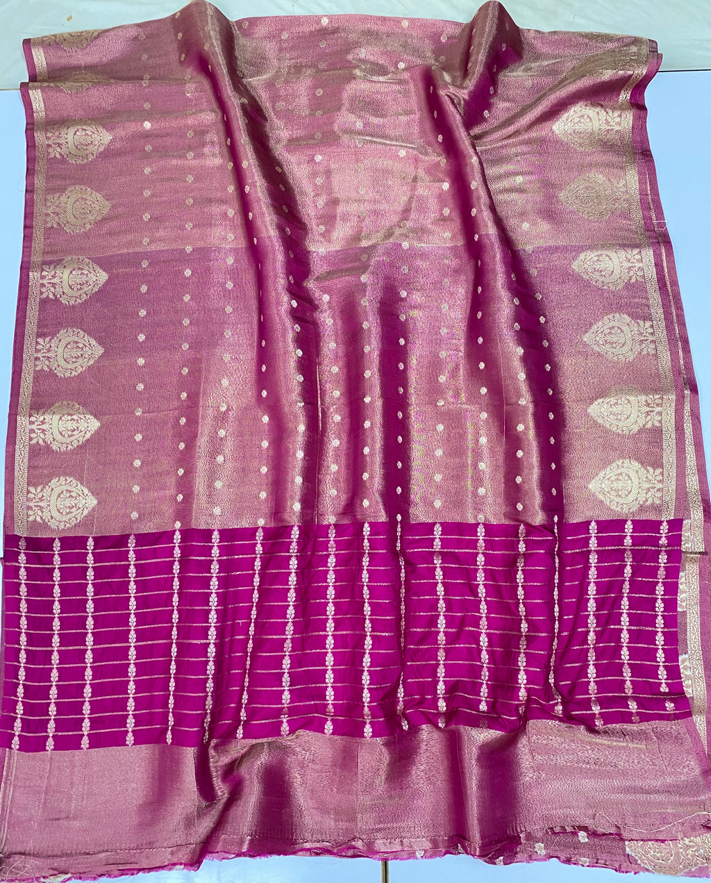 Semi Tissue Border Buti Banarasi Saree