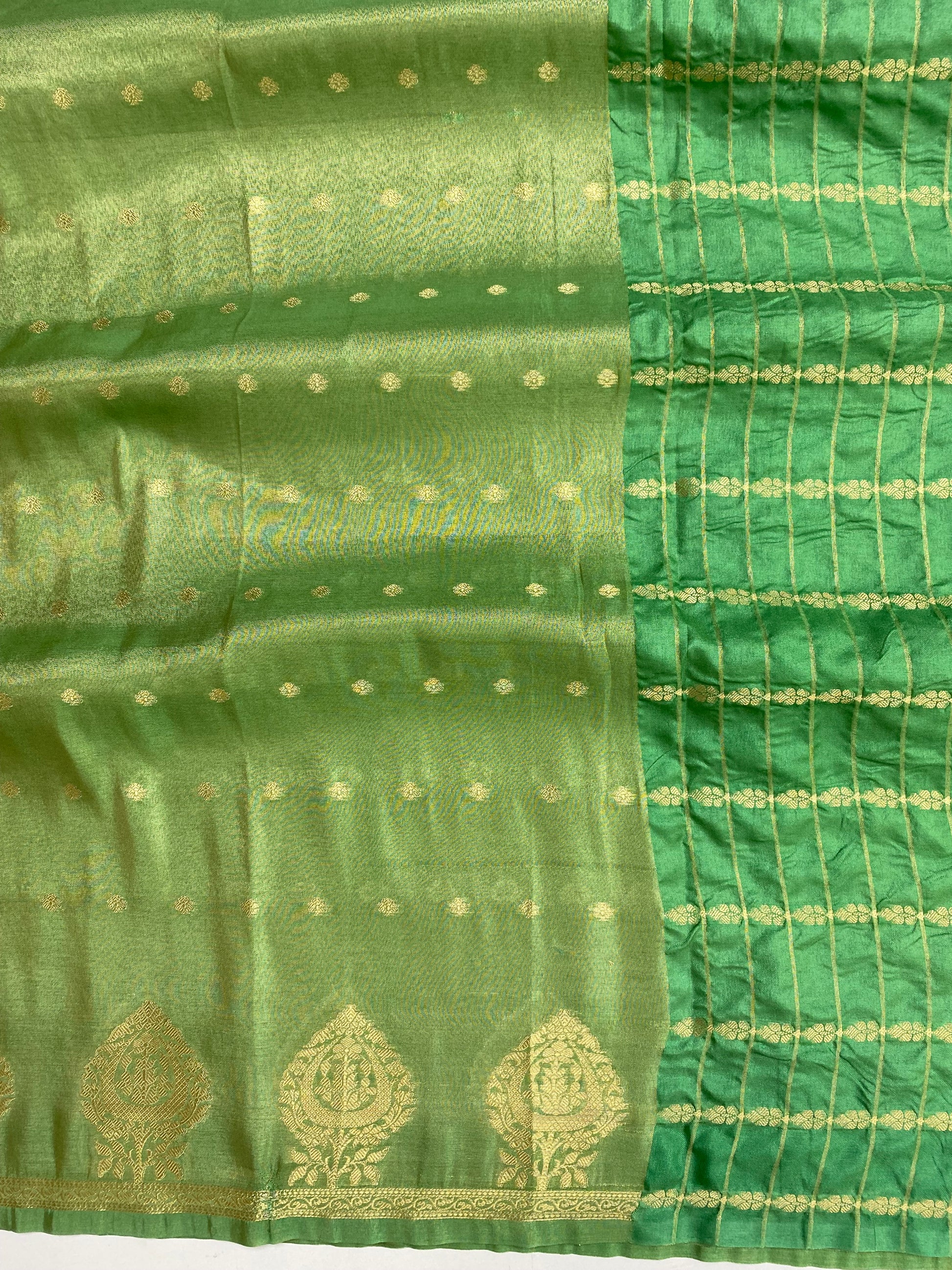 Semi Tissue Border Buti Banarasi Saree