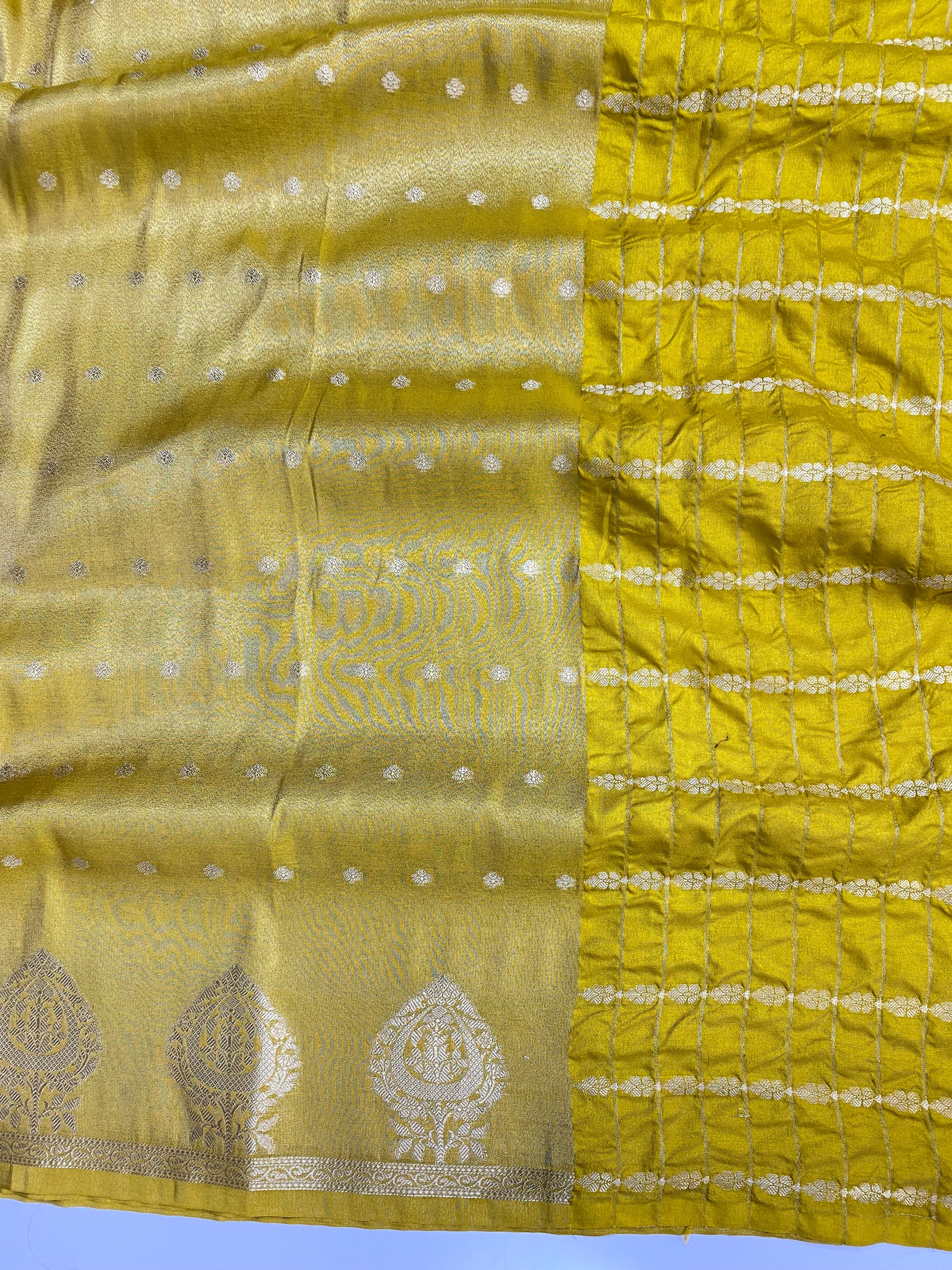Semi Tissue Border Buti Banarasi Saree
