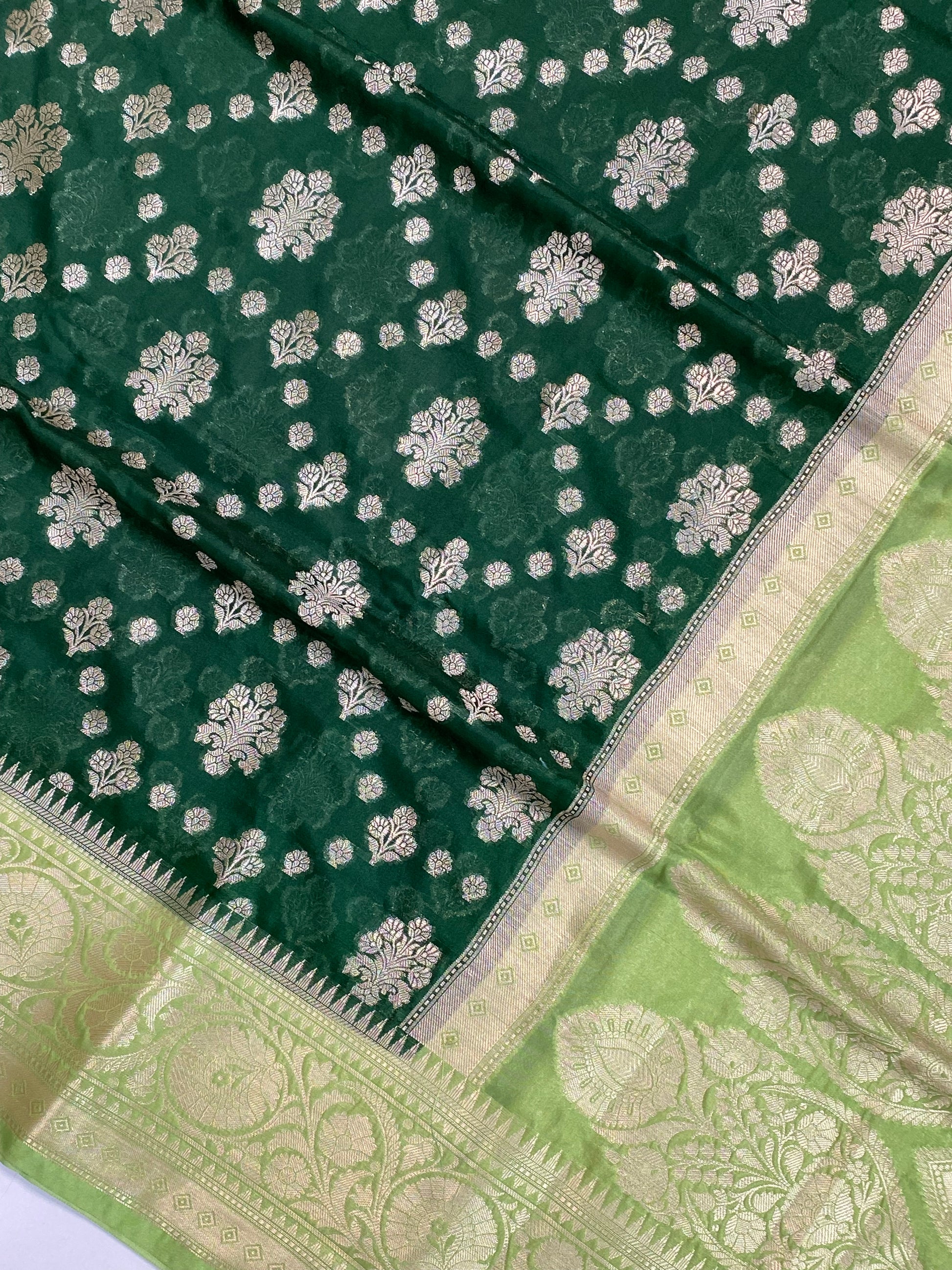Green Munga Silk Saree with Sky Blue Contrast Border - Soft & Comfirtable Drape