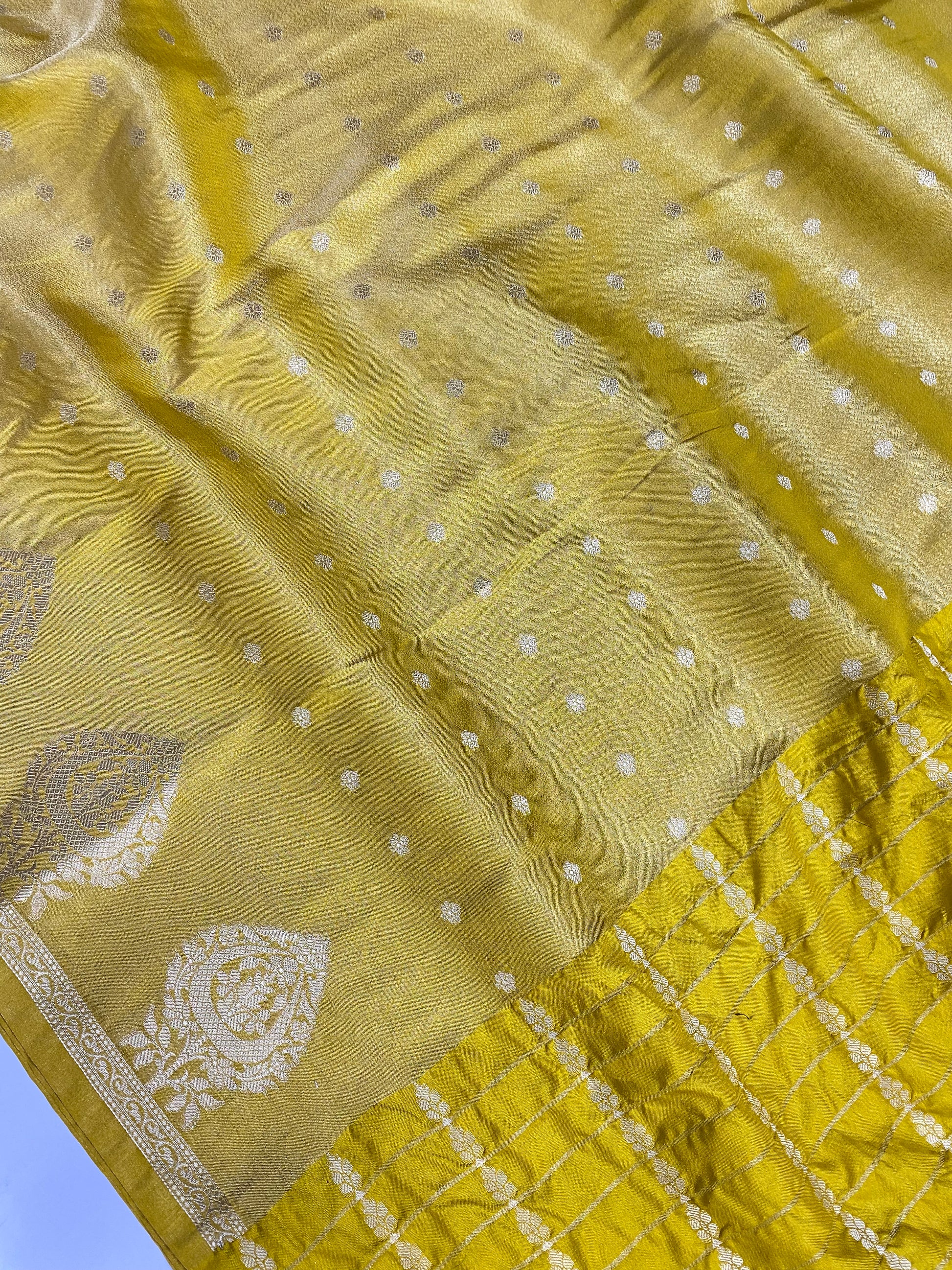 Semi Tissue Border Buti Banarasi Saree