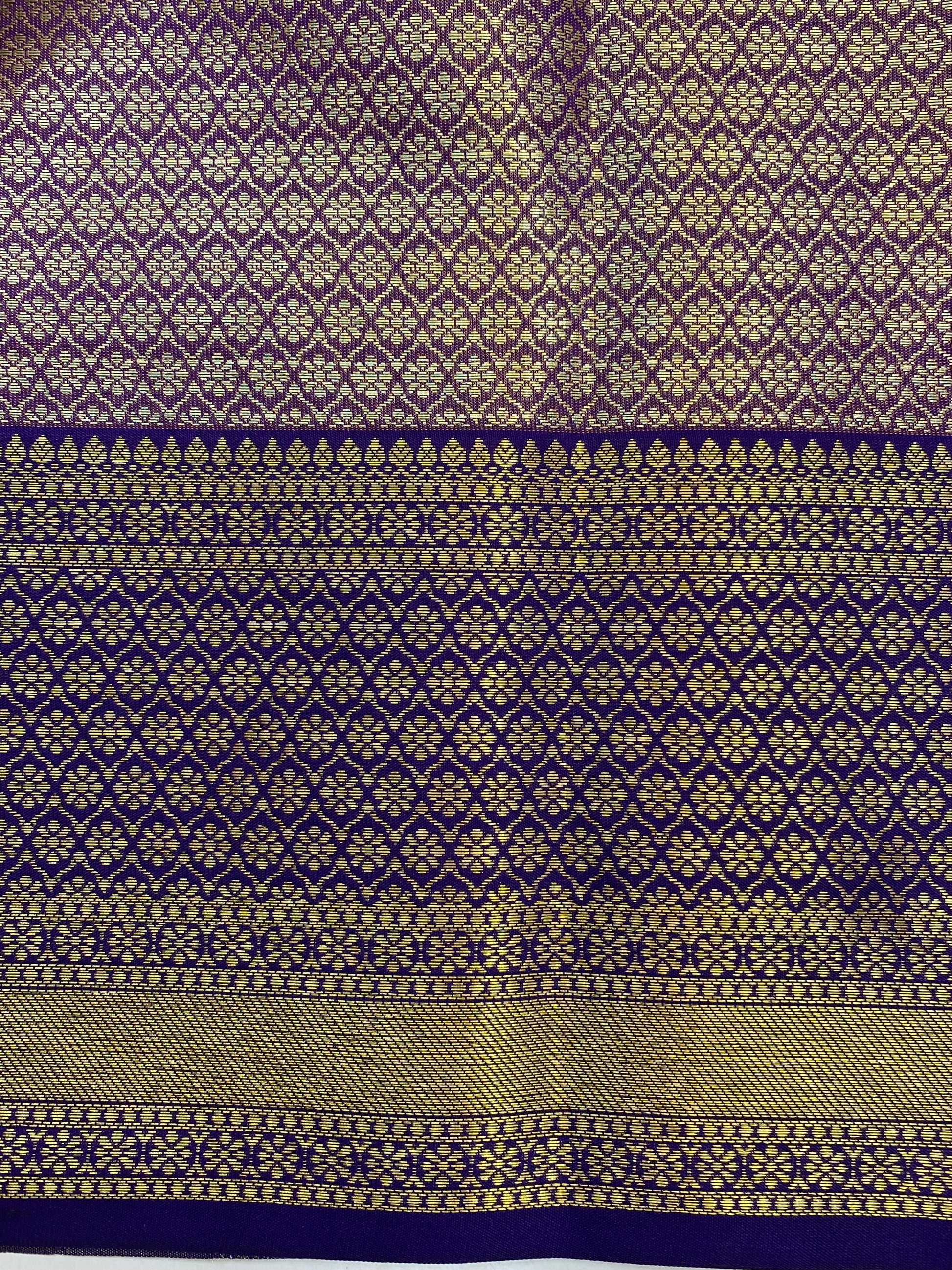 Contrast Border and Pallu Tissue Silk Banarasi Saree