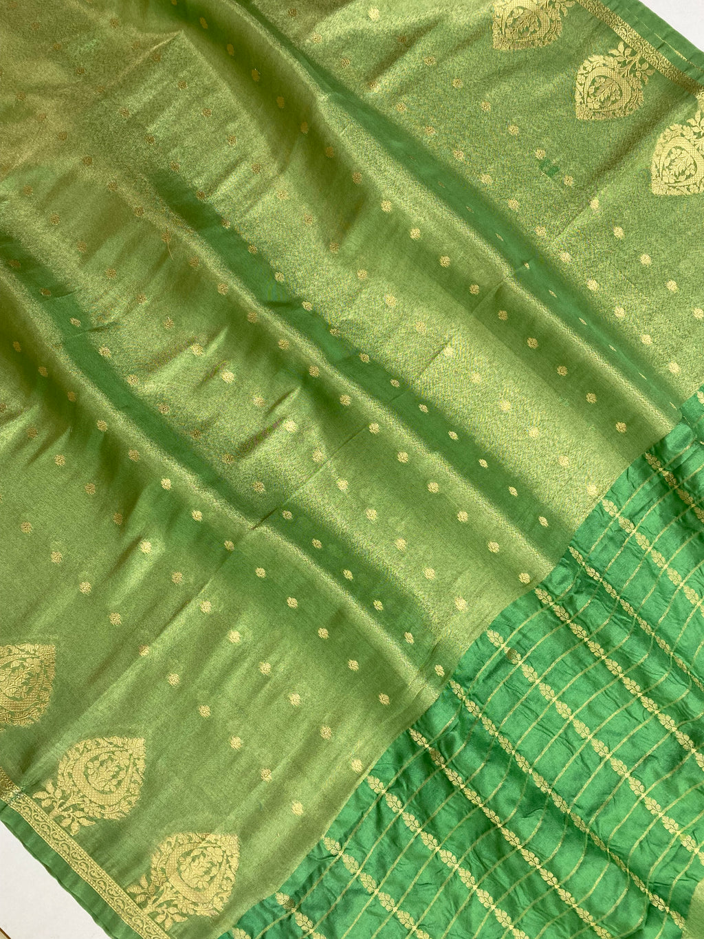 Semi Tissue Border Buti Banarasi Saree