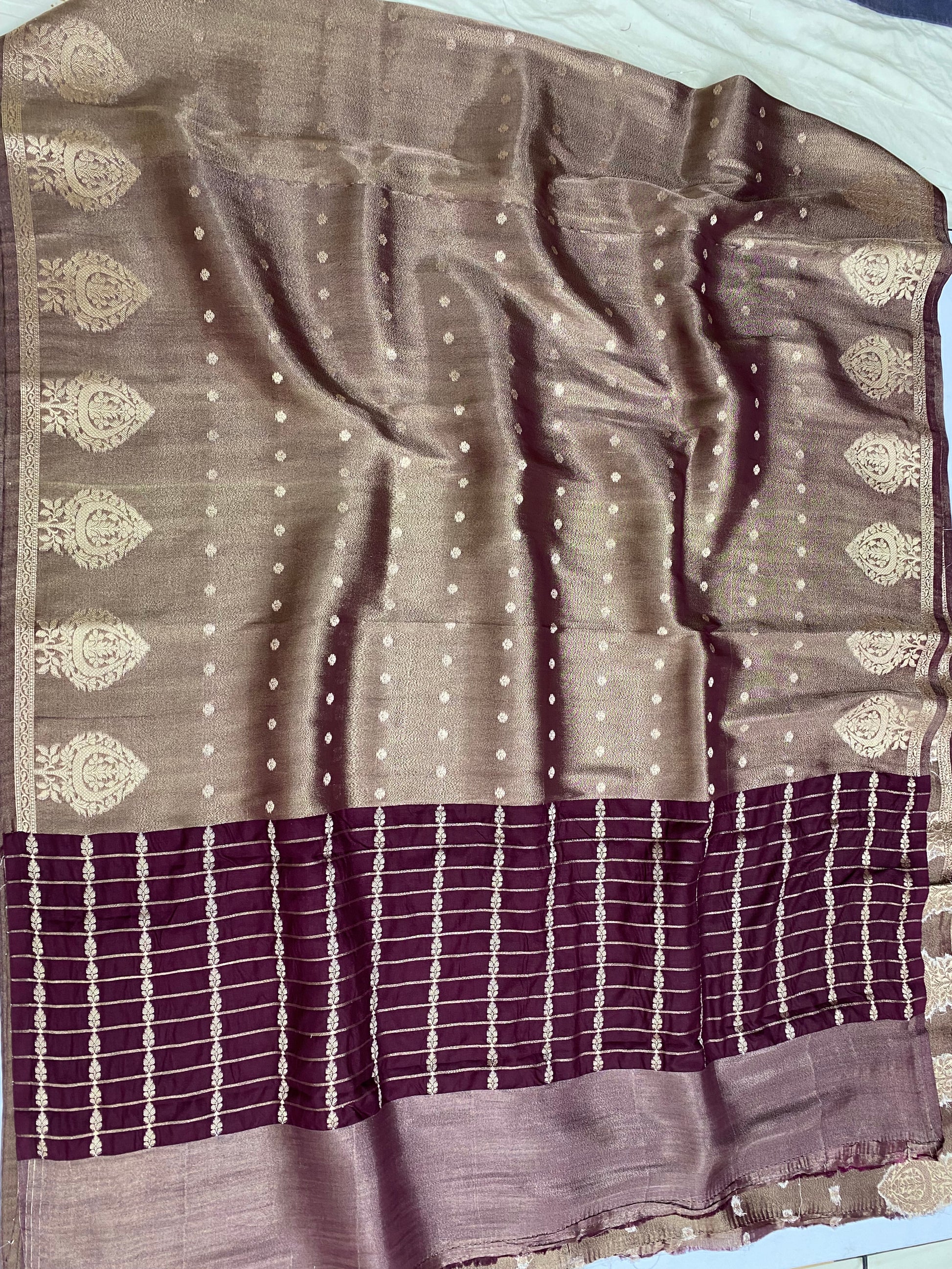 Semi Tissue Border Buti Banarasi Saree