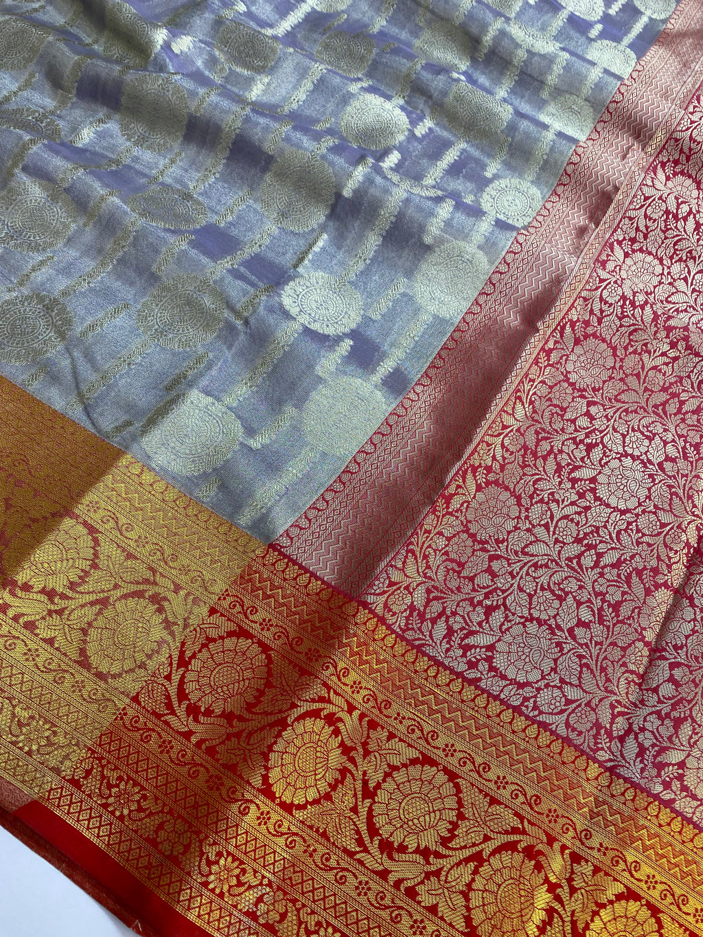 Contrast Border and Pallu Tissue Silk Banarasi Saree