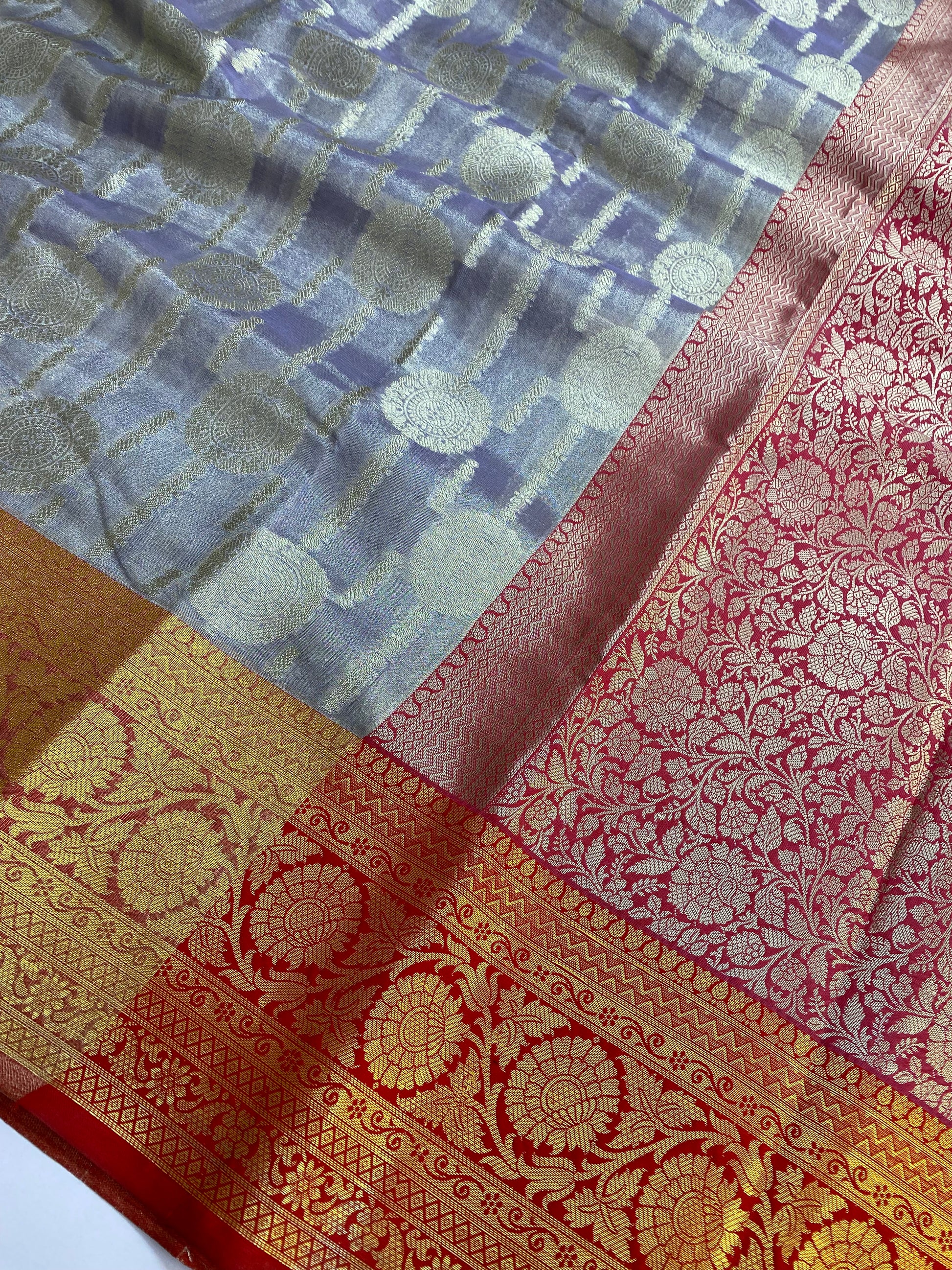 Contrast Border and Pallu Tissue Silk Banarasi Saree