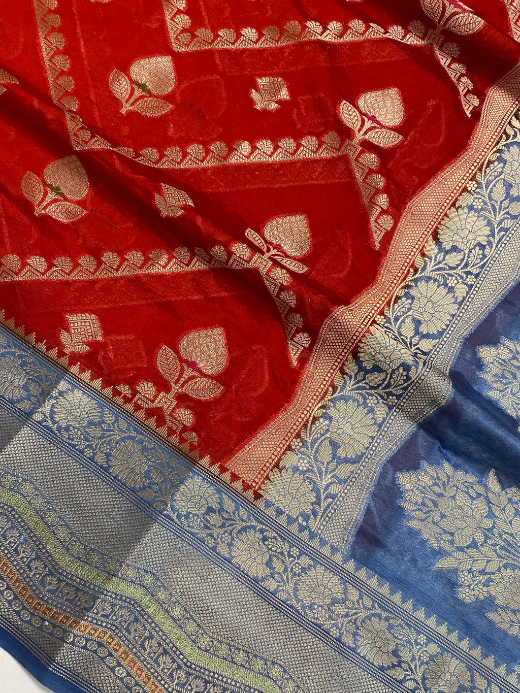 Red Munga Silk Saree with Sky Blue Contrast Border - Soft & Comfirtable Drape