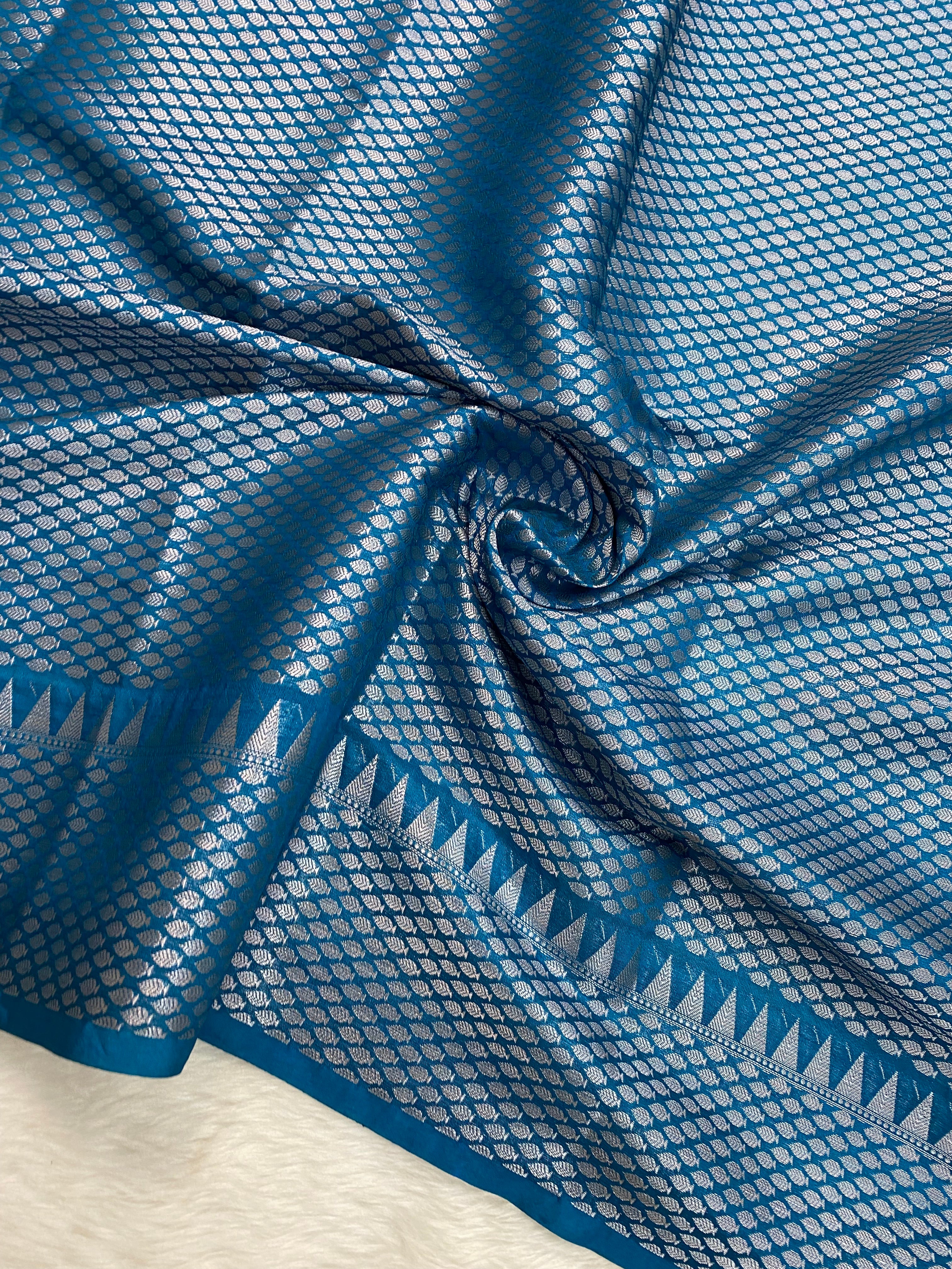 Hand brush dye monga Silk Banarasi Saree