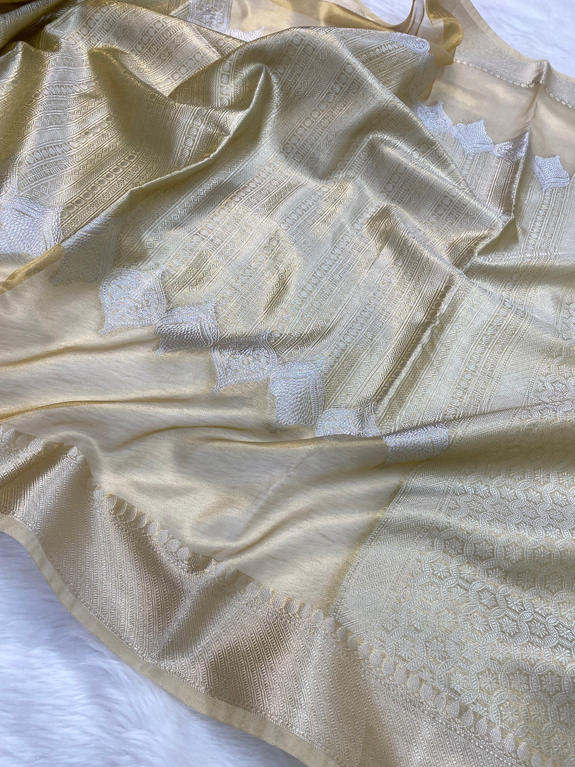 Natural Tissue Silk Banarasi Saree