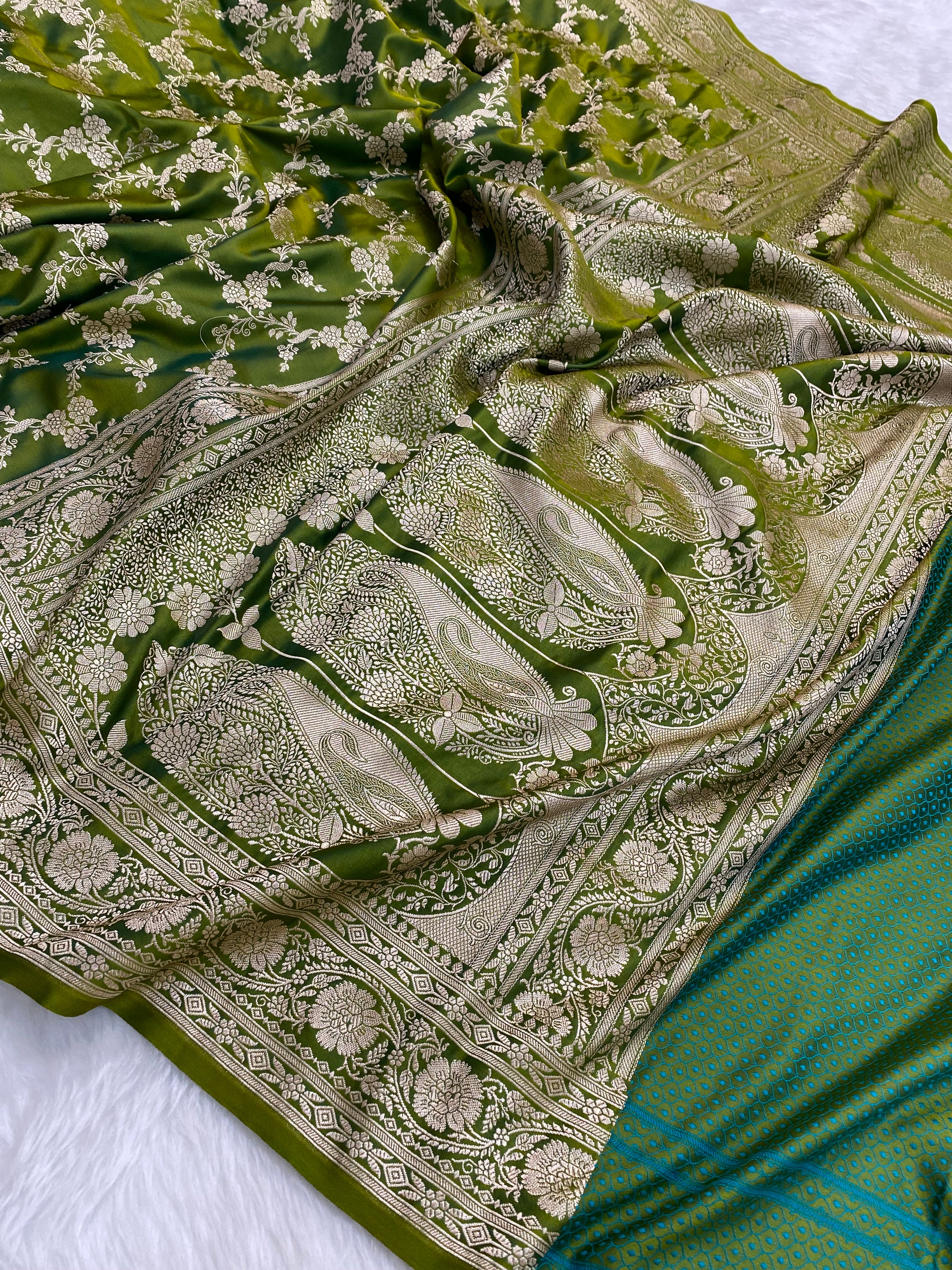 Dhoop Chaw Mashru Silk Banarasi Saree