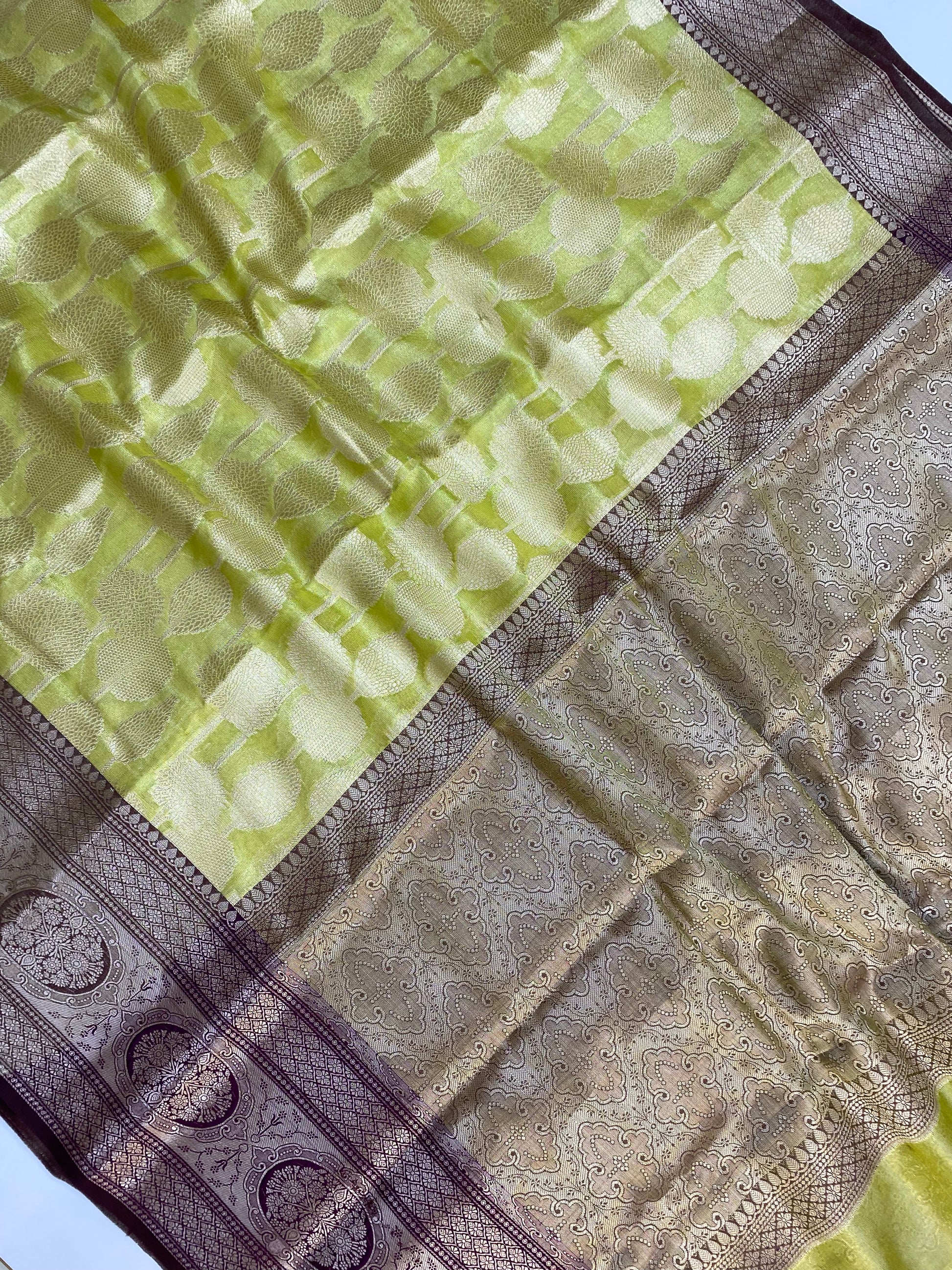 Contrast Border and Pallu Tissue Silk Banarasi Saree