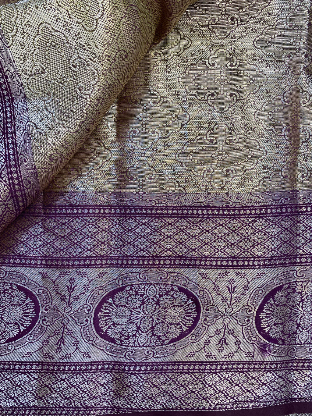 Contrast Border and Pallu Tissue Silk Banarasi Saree