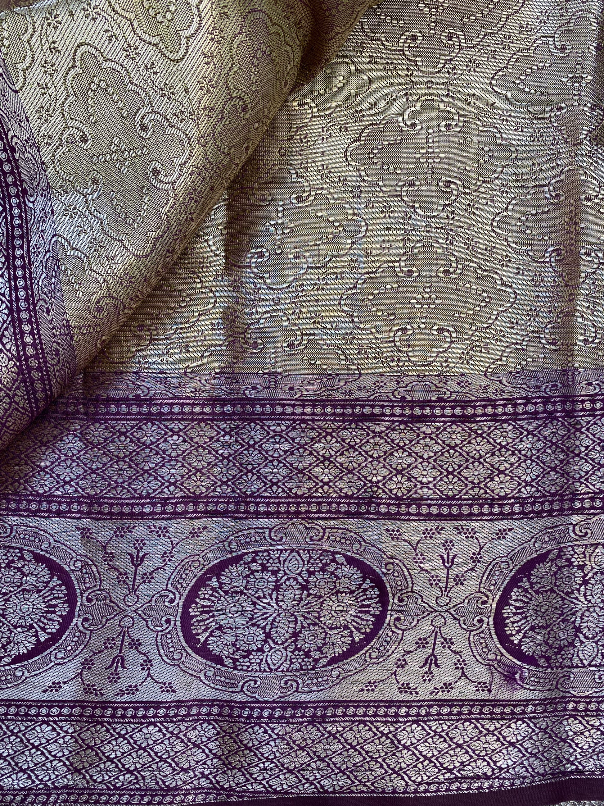 Contrast Border and Pallu Tissue Silk Banarasi Saree
