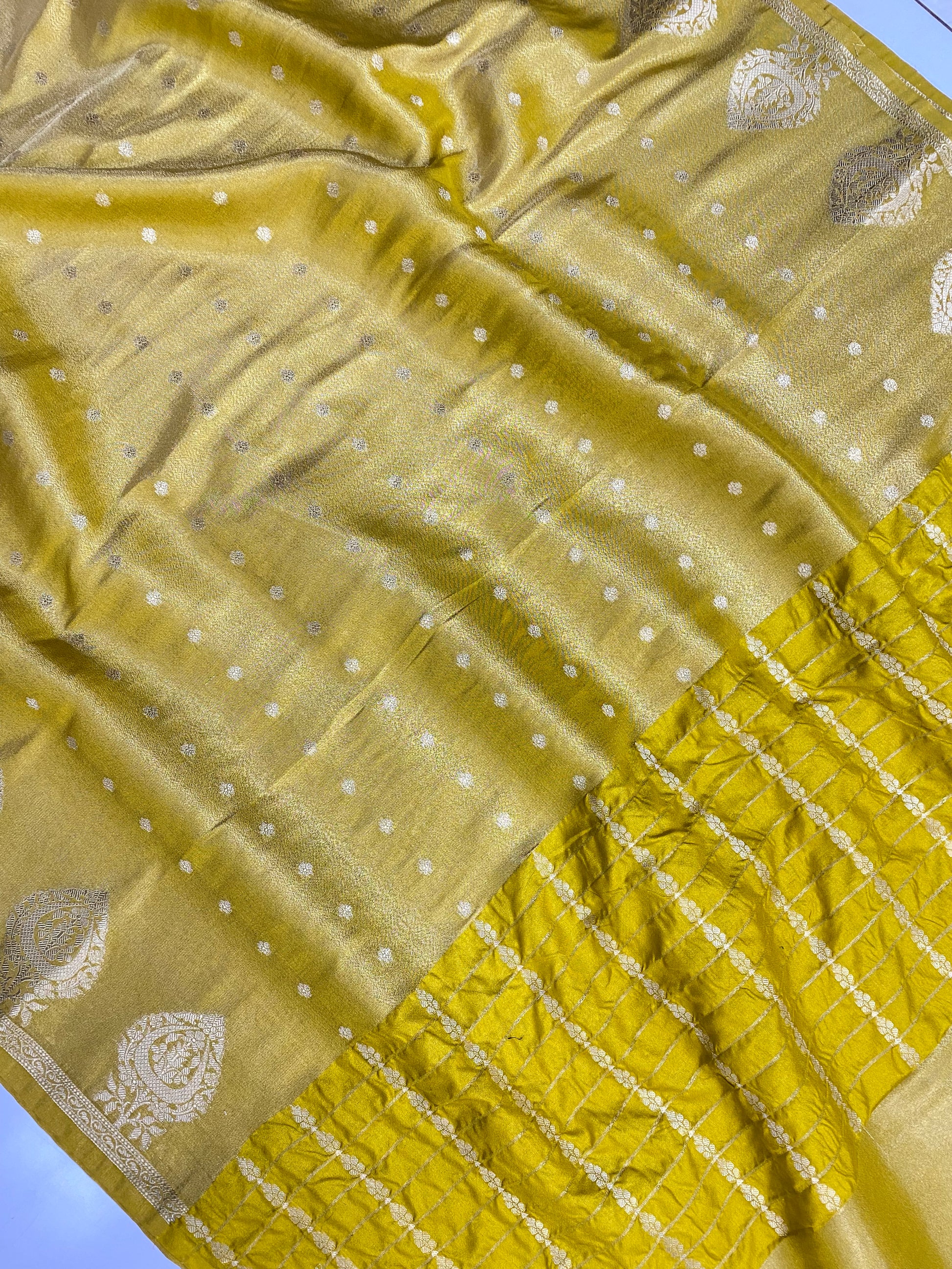 Semi Tissue Border Buti Banarasi Saree