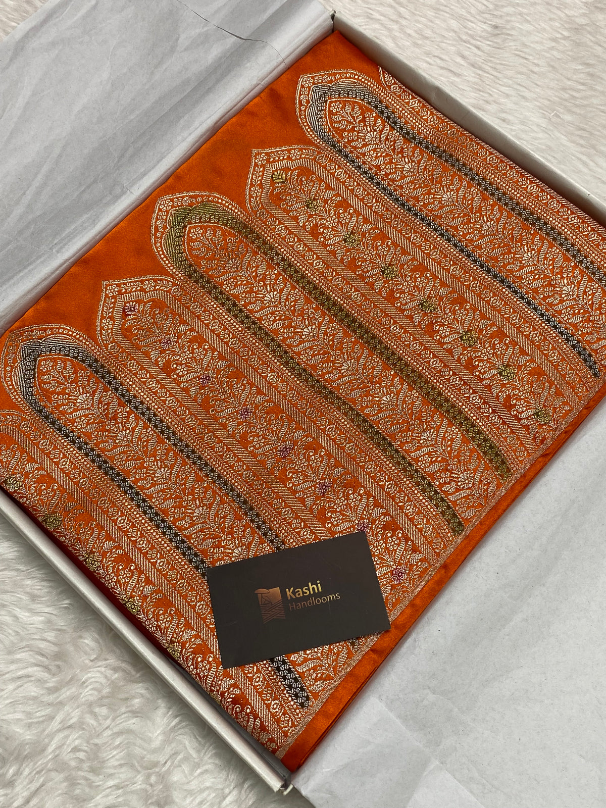 Fanta colour masru silk Banarasi saree with minakri border