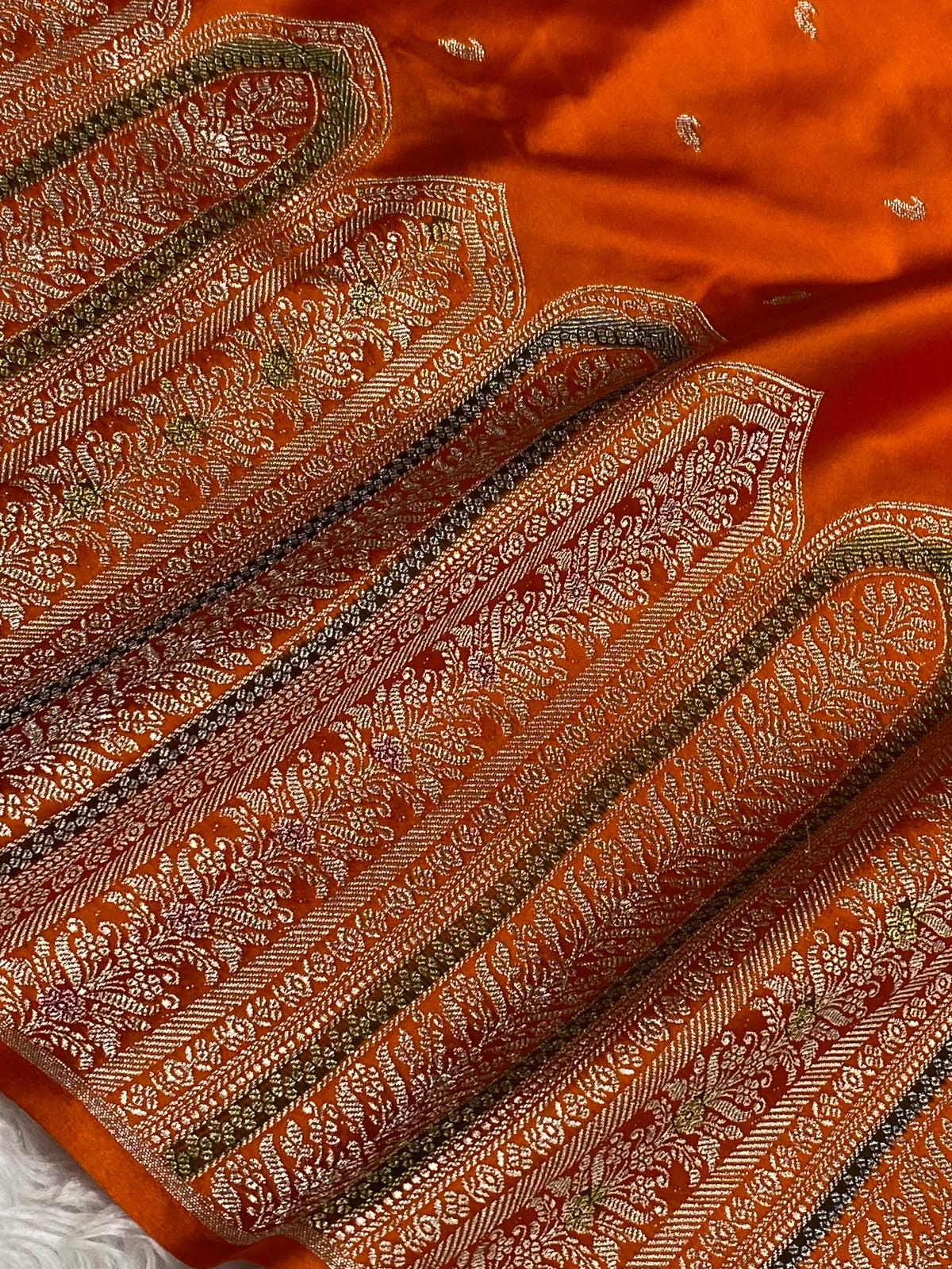 Fanta colour masru silk Banarasi saree with minakri border