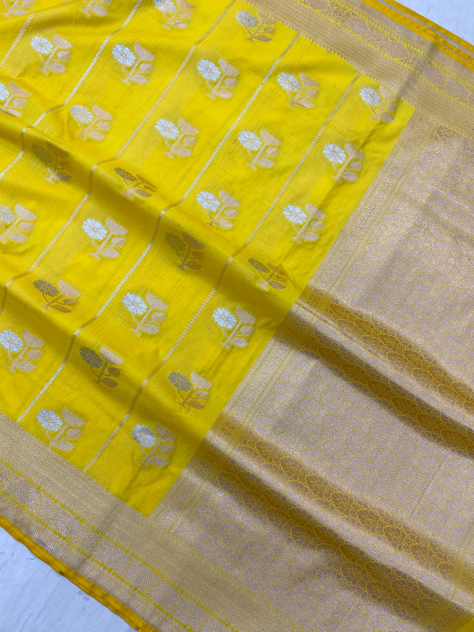Semi Katan Alfi Buta Banarasi Saree