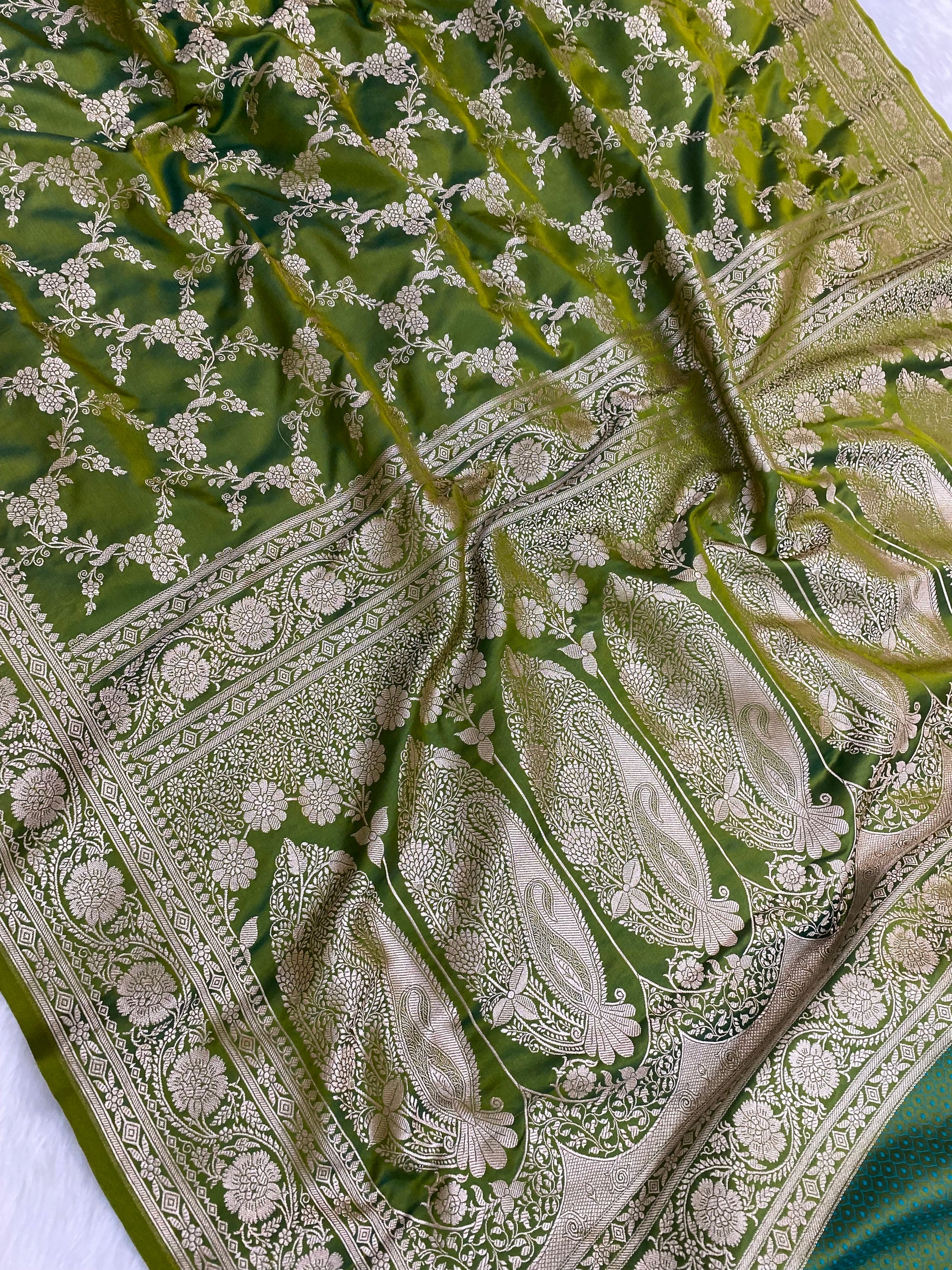 Dhoop Chaw Mashru Silk Banarasi Saree