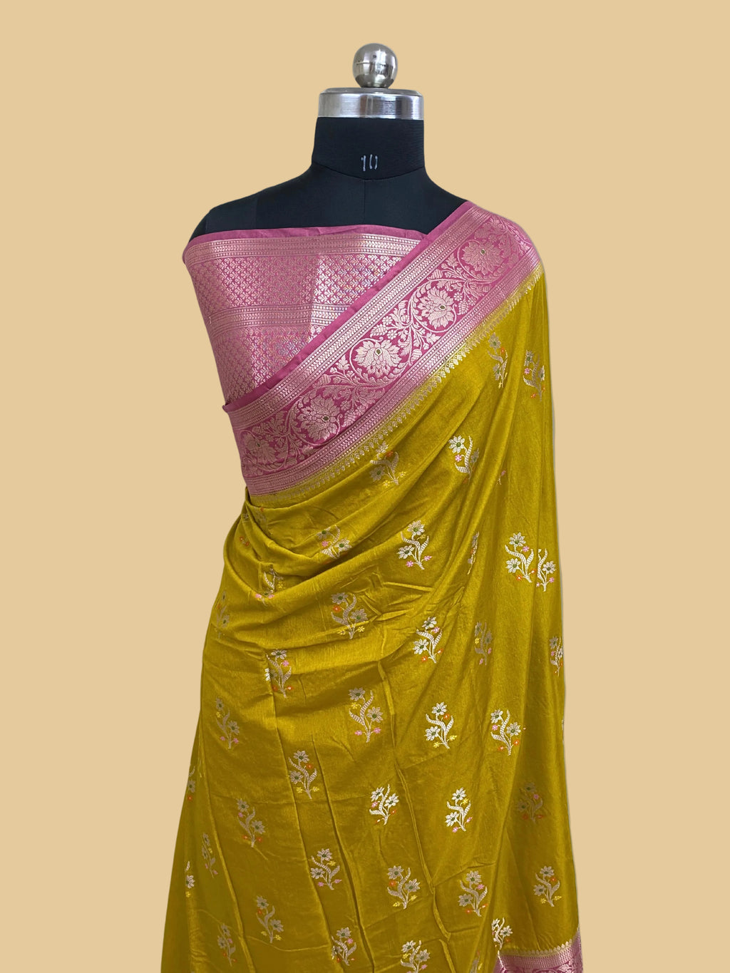 Dev Das Color monga Silk Banarasi Saree
