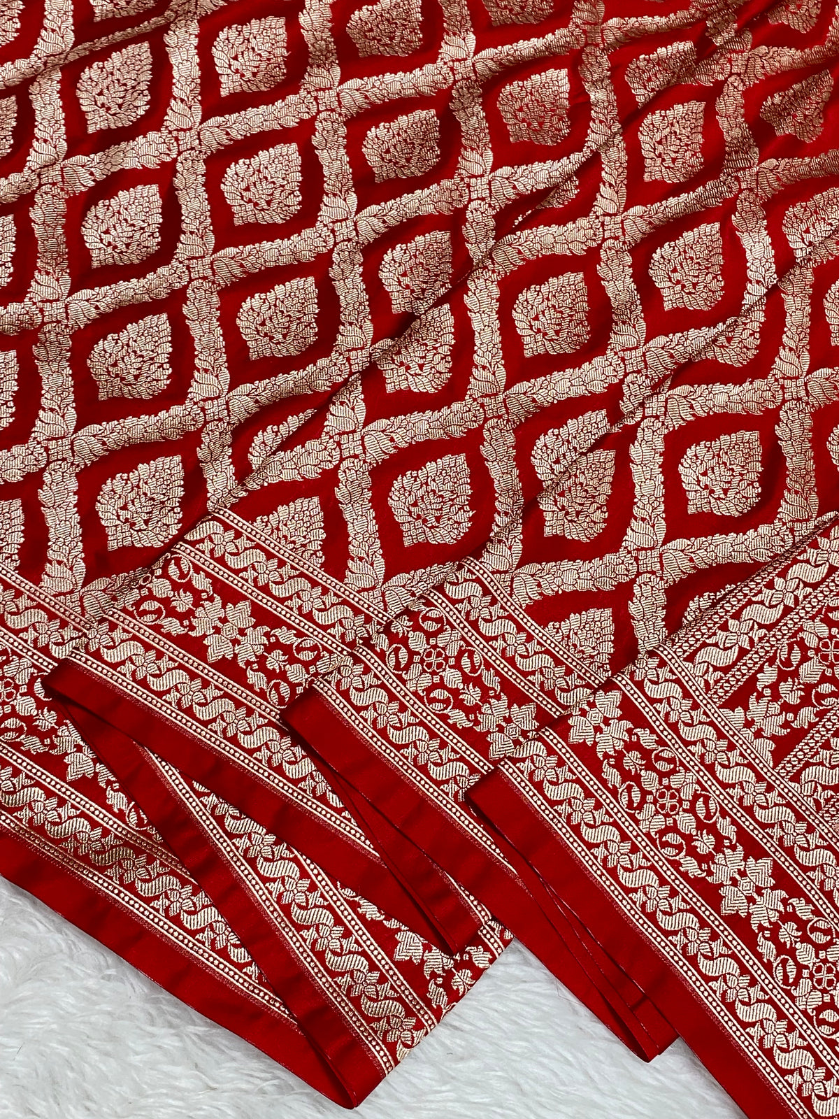 Red colour kinkhaab mashru silk banarasi saree