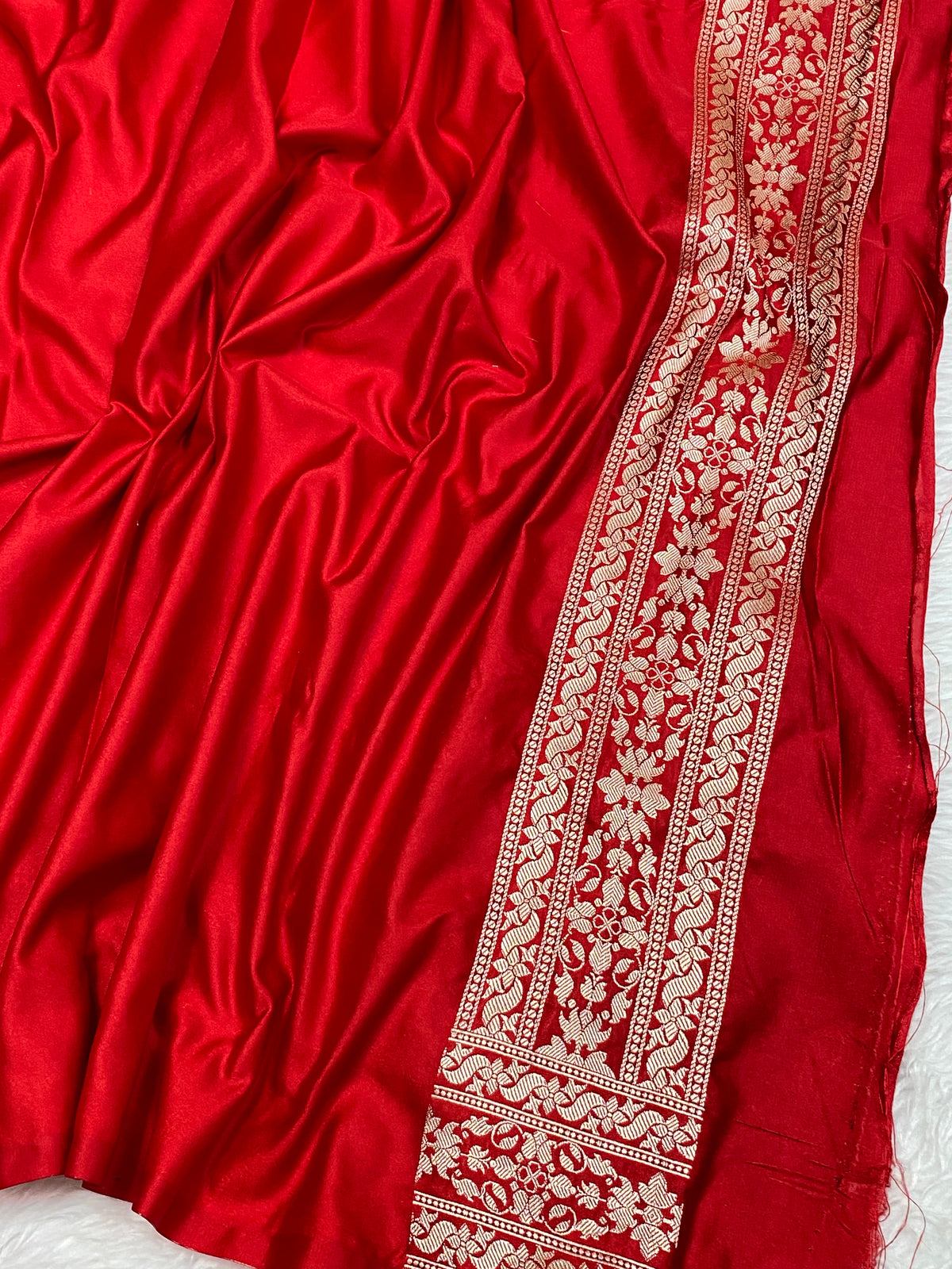 Red colour kinkhaab mashru silk banarasi saree
